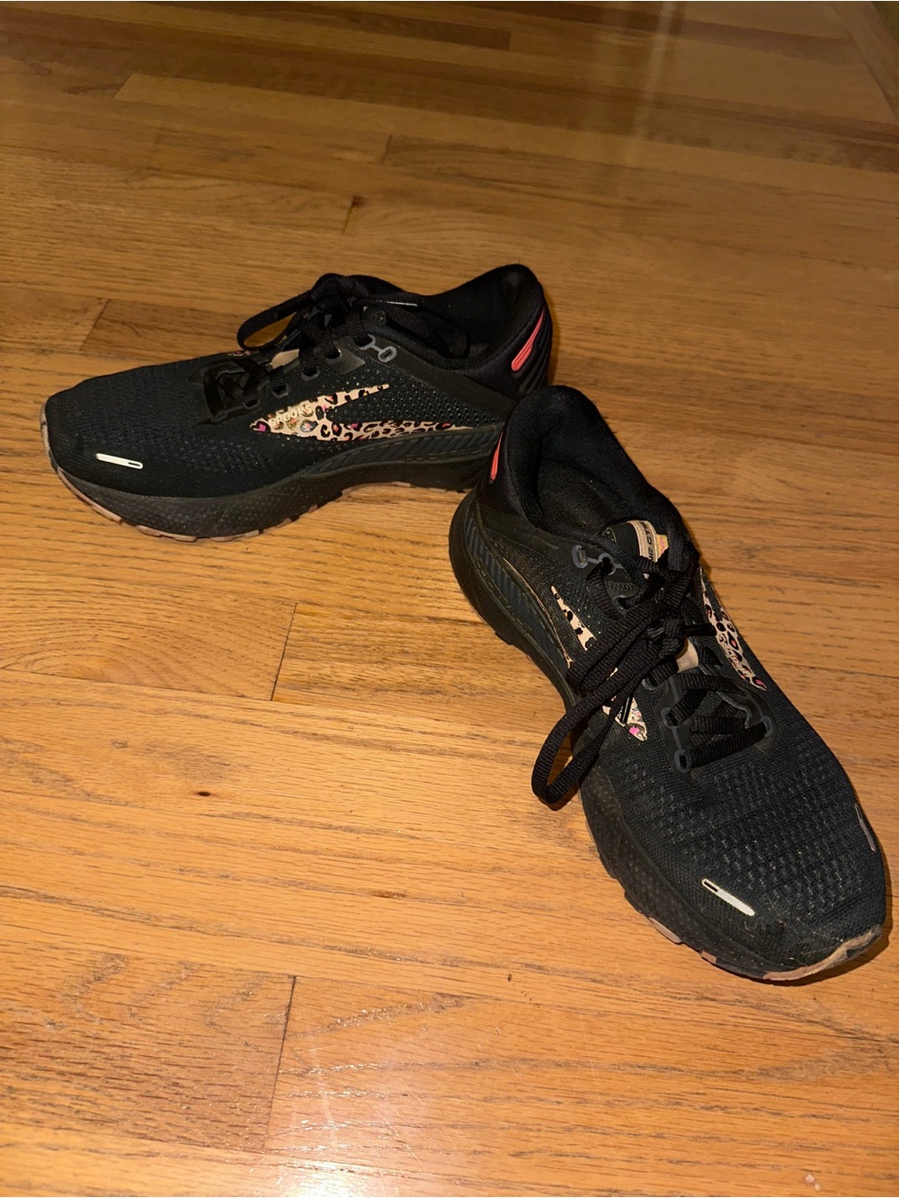 Brooks Adrenaline GTS 22 – Black & Leopard Print, Women's Size 8
